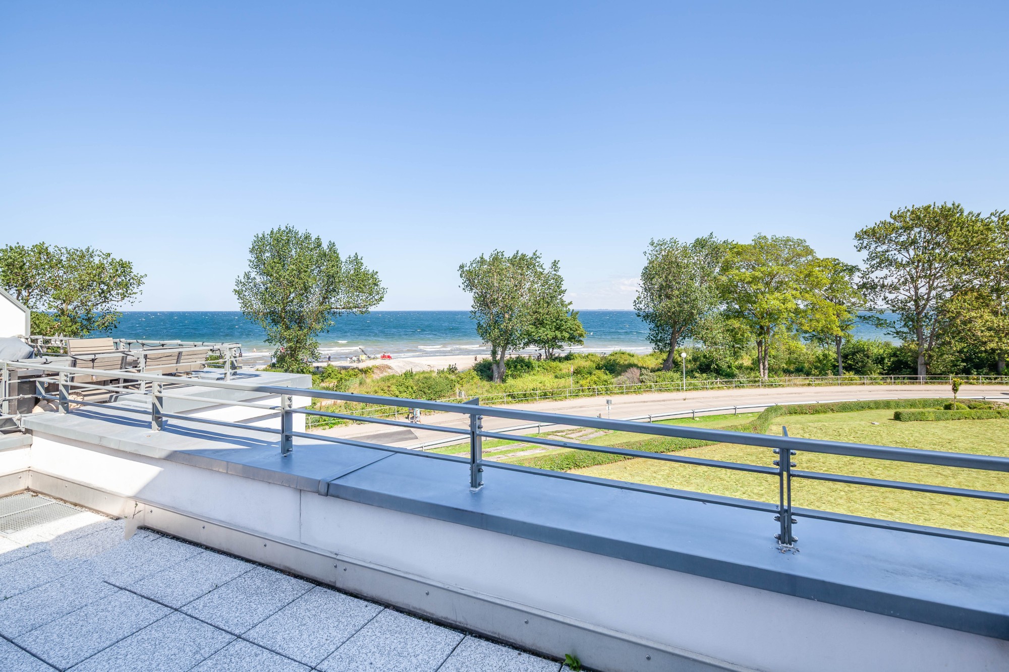ein-logenplatz-an-der-ostsee-hochwertige-4-zimmer-eigentumswohnung-galerie-mit-meerblick